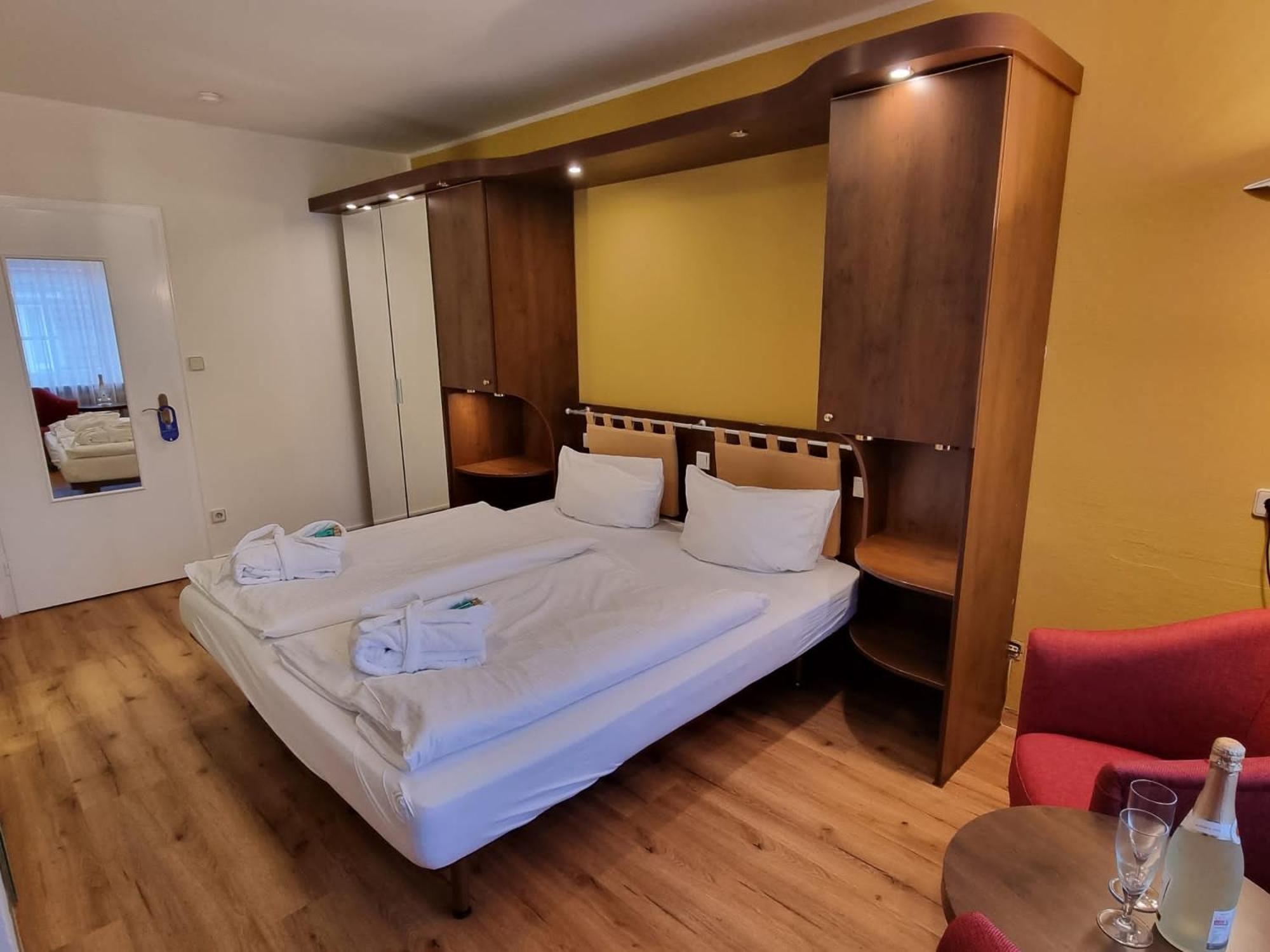 Hotel Osterkrug Husum  Kültér fotó